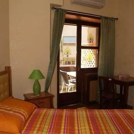 Caligola Bed and Breakfast 2*