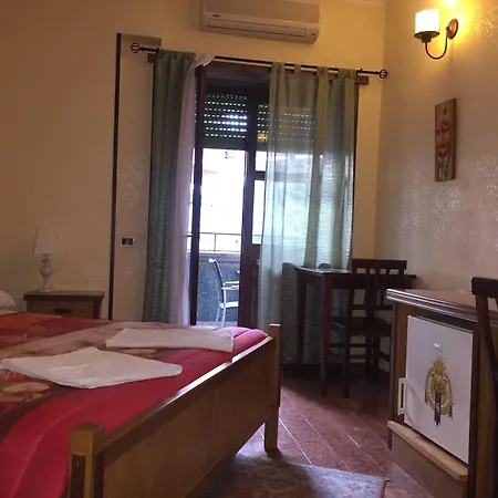 Caligola Bed & Breakfast 2*